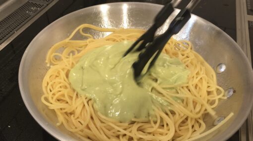 spaghetti-with-avocado-sauce-step-11